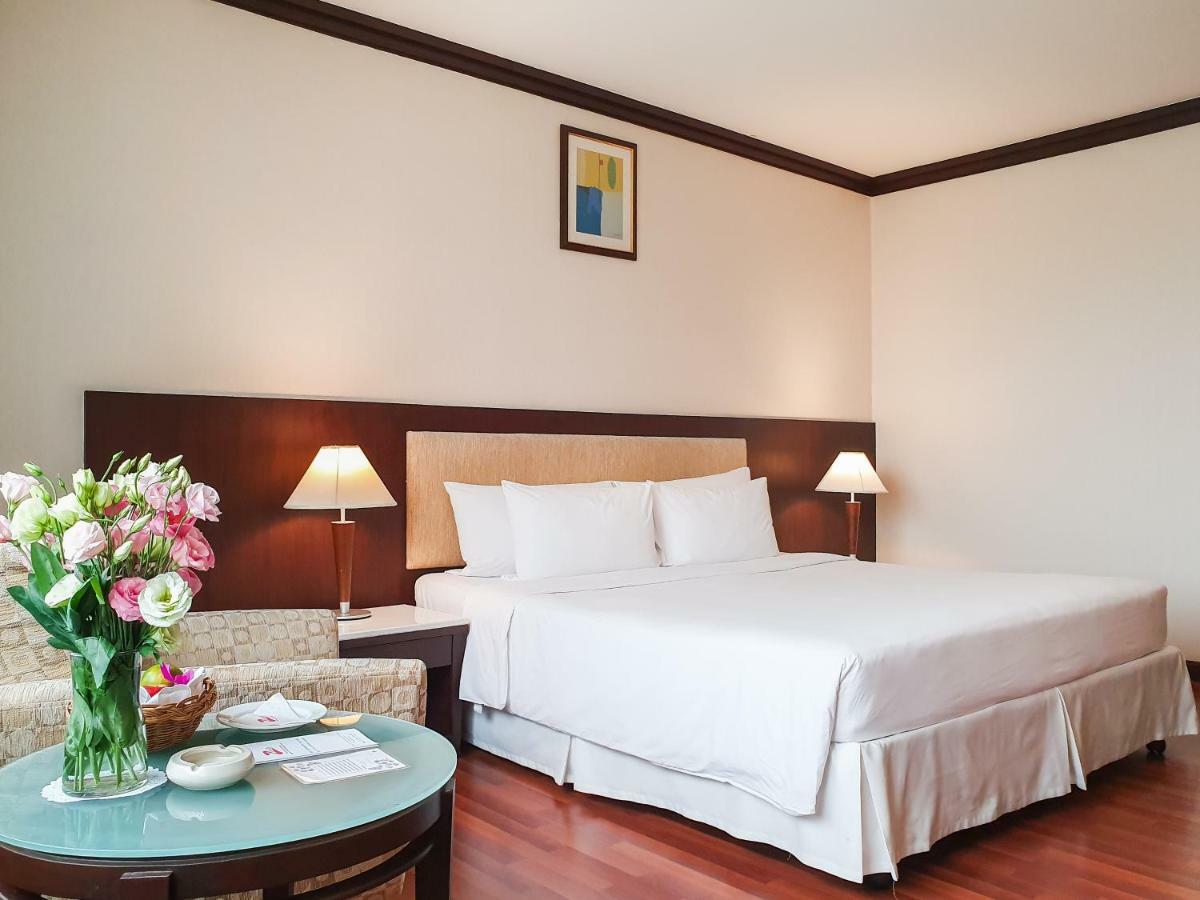 Zenith Sukhumvit Hotel Bangkok Exterior foto